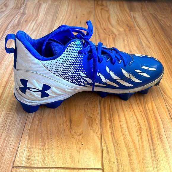 Under Armour Football Cleats - Picture 2 of 4